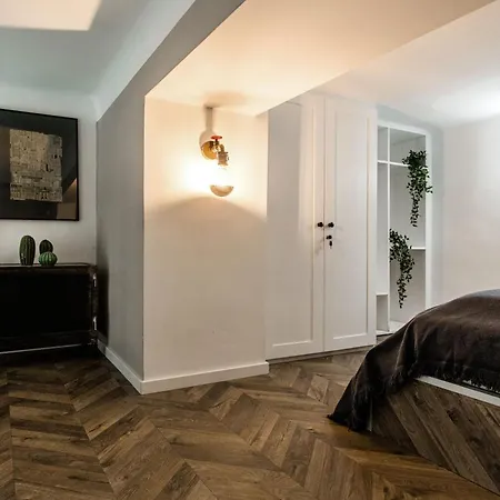 Walk To Nightlife From Elegant And Quiet * Budapesta